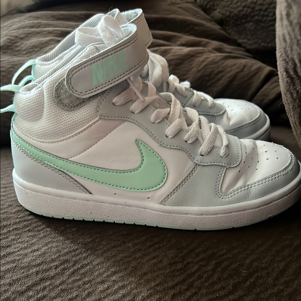 Nike High-Top Sneakers in White and Light Green